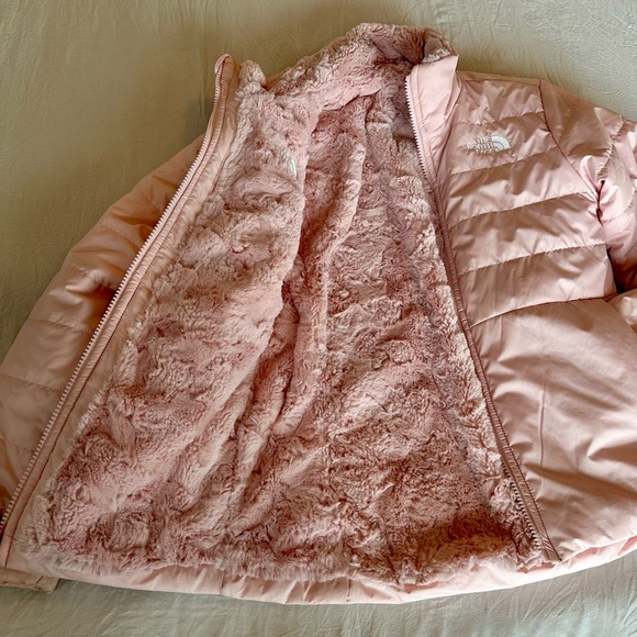 The North Face Reversible Mossbud Swirl Jacket Girls - Picture 6 of 11